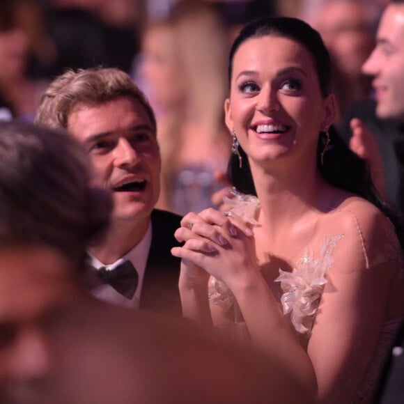 Fãs comemoram e parabenizam Katy Perry e Orlando Bloom por suposto noivado