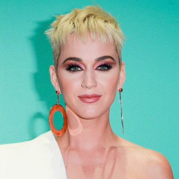 'A maior mentira que já nos venderam é de que nós, como artistas, temos que sofrer para criar', disse Katy Perry