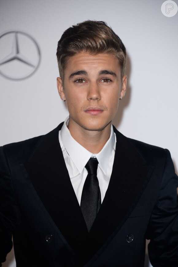Justin Bieber pode passar por uma cirurgia por causa de um tímpano perfurado, em 25 de setembro de 2014