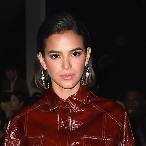 Bruna Marquezine negou tristeza ao desfilar na NYFW: 'No máximo pode ser de cansada'