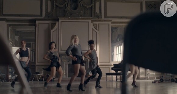 Cheio de coreográfias, Hilary Duff lança clipe de 'All About You'