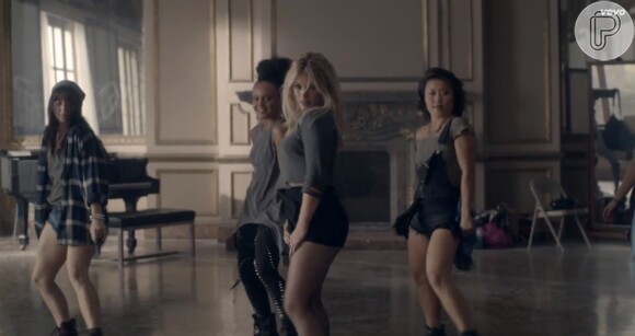 Hilary Duff lança clipe de 'All About You' com direito a aula de dança