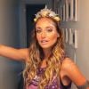 Para assistir aos desfiles de Carnaval, Bruna Griphao apostou em uma fantasia de sereia com tiara de conchas e maquiagem com glitter