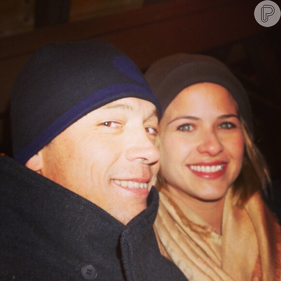 Luiza Valdetaro posa com o marido, Alberto Blanco, durante viagem a Aspen, em 15 de fevereiro de 2013