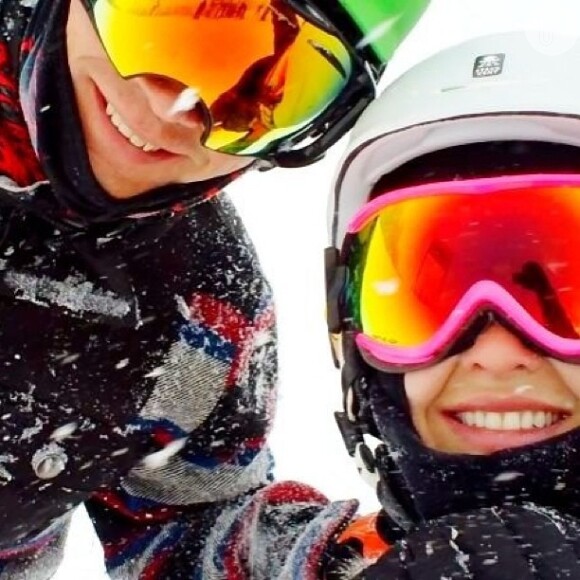 Luiza Valdetaro e Alberto Blanco aproveitaram o frio dos Estados Unidos praticando esportes de neve