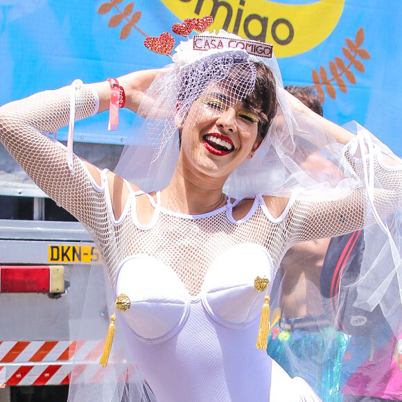 'Só casem com quem queira casar com você', completou Fernanda Paes