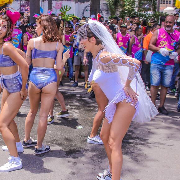 Tapa-sexo usado por Fernanda Paes Leme é da marca Osada