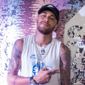 'A gente vai até o chão na academia também', disse Neymar