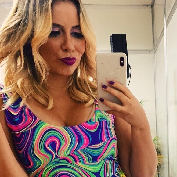 Marília Mendonça postou a primeira foto após plástica e silicone nesta terça-feira, 4 de março de 2019