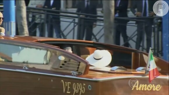 Para chegar na prefeitura de Veneza para oficializar o casamento, George Clooney e Amal Alamuddin precisaram de um barco