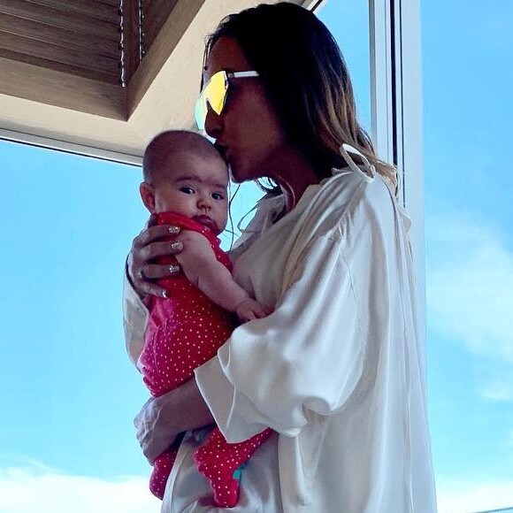 Sabrina Sato é mãe coruja de Zoe, de 3 meses