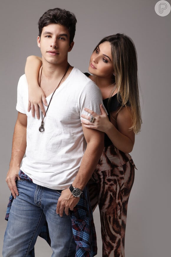 Ricky Tavares e Marcela Barrozo estavam juntos há 7 anos. Atores engataram relacionamento no bastidor da novela 'Vidas em Jogo', em 2011