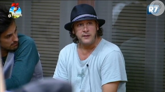 Roy Rossello pagou a pensão alimentícia e retornou ao confinamento em 'A Fazenda'