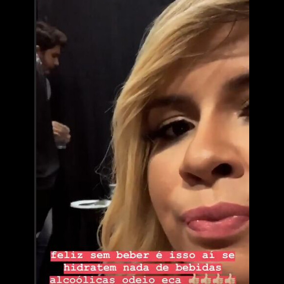 Marília Mendonça, no entanto, fez graça sobre o assunto: 'Bebidas alcoólicas. Odeio. Eca'