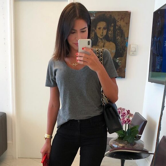 Adriana Sant'Anna tinha cabelos escuros no estilo bob short