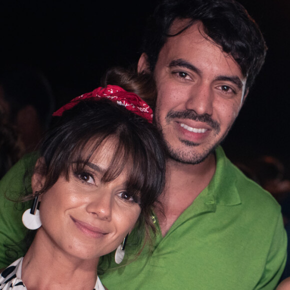 Paula Fernandes e o namorado, Gustavo Lyra, estão juntos há 5 meses: 'A distância é um desafio, mas tem a parte boa que estamos sempre sentindo um pouco de saudade e dá uma apimentada na relação'