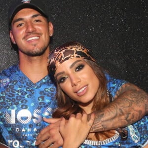 'Posso não responder?', disse Anitta ao ser questionada sobre seu relacionamento com Medina