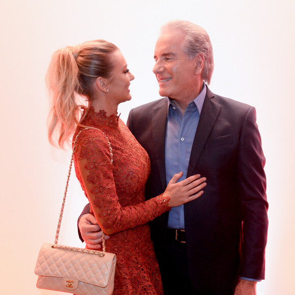 'Meu amor, meu orgulho! Te amo, te admiro... estou vibrando por você! Será um sucesso, como tudo que você faz', disse Ana Paula Siebert a Roberto Justus