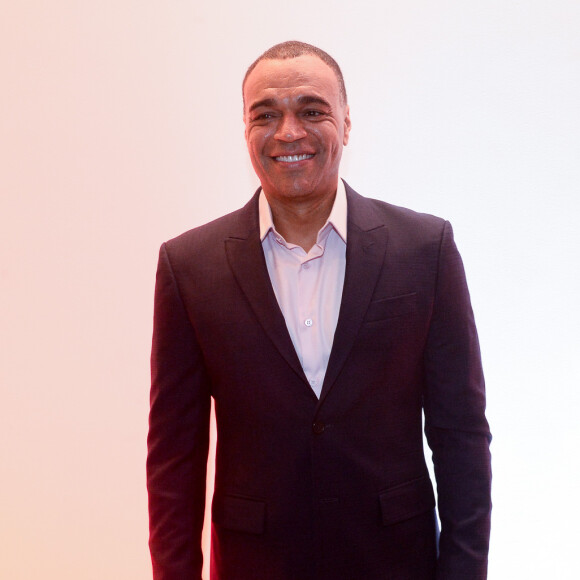 O ex-jogador Denilson prestigia Roberto Justus na estreia do programa 'O Aprendiz' no Instituto Tomie Ohtake, em São Paulo, na noite desta segunda-feira, 18 de março de 2019