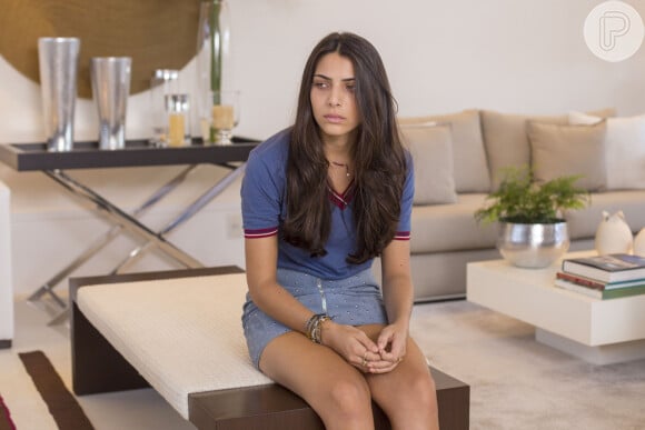 Na novela 'Malhação', Pérola (Rayssa Bratillieri) vê que não tem como pedir empréstimo a Jade (Yara Charry) no capítulo de quarta-feira, 3 de abril de 2019