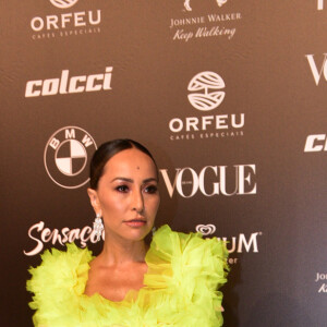O vestido usado por Sabrina Sato no Baile da Vogue pesa 7 quilos
