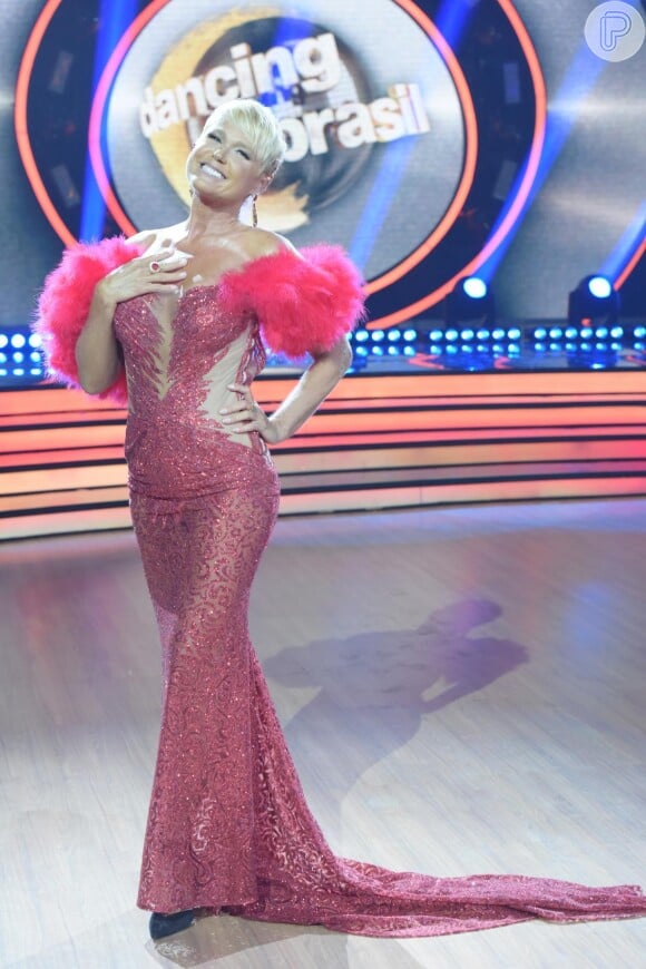 Em abril de 2017, Xuxa começou a comandar o 'Dancing Brasil', também pela Record. A atração já está na sua quarta temporada e a mãe de Sasha teve um co-apresentador muito especial na última edição, o namorado, Junno Andrade.