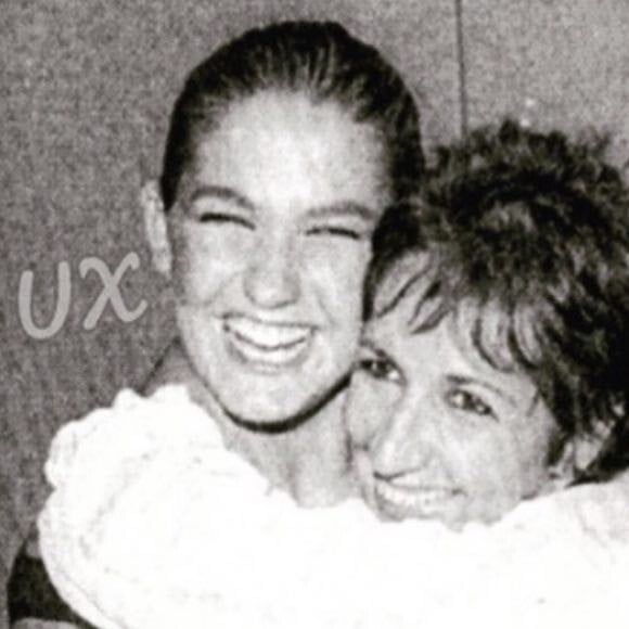 Xuxa não esconde todo o amor e saudade que sente pela mãe. Alda morreu em maio de 2018 vítima do Parkinson. 'Me ensinou que não sou melhor do que ninguém, Mas ninguém é melhor do que eu ', disse a mãe de Sasha sobre sua mãe.