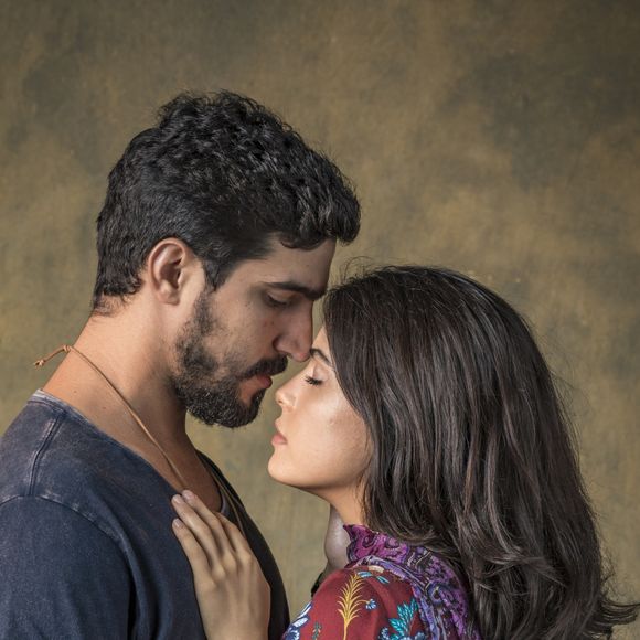 Na novela 'Órfãos da Terra', Jamil (Renato Góes) e Laila (Julia Dalavia) se encantam um pelo outro no capítulo de terça-feira, 2 de abril de 2019