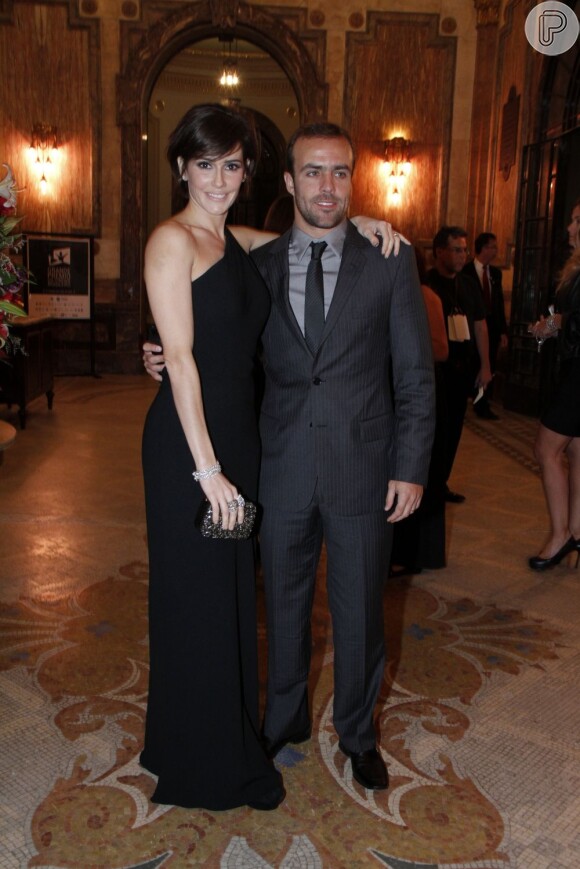 Deborah Secco e Roger foram juntos ao Grande Prêmio de Cinema Brasileiro em outubro de 2012