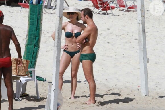Em agosto de 2012, o casal foi flagrado curtindo uma praia juntos