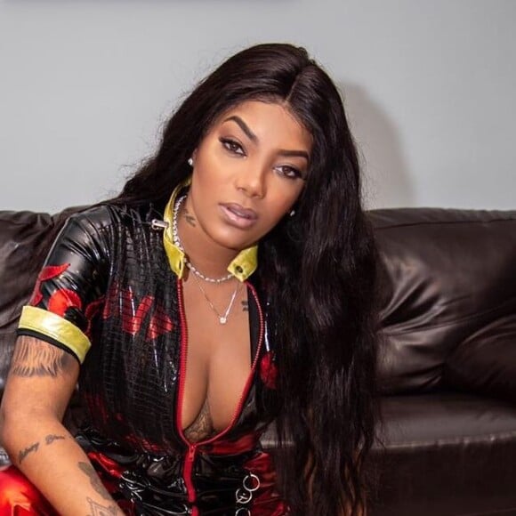 Ludmilla comemora novo alcance no Instagram: 'Pisquei e estou com 14 milhões. E podem continuar, tá, gente? Não to reclamando, não. Pode continuar me seguindo'