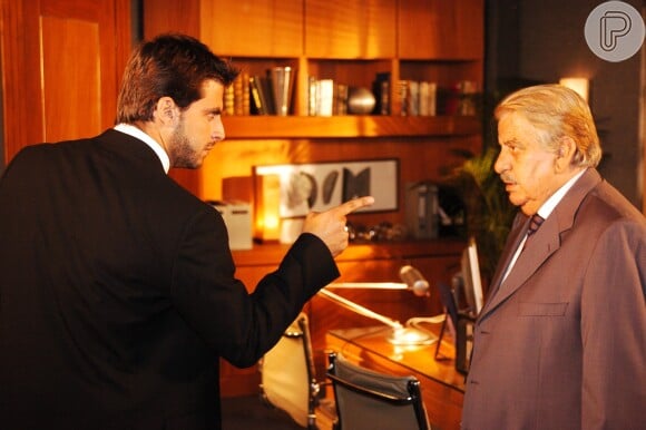Hugo Carvana em cena com Henri Castelli na novela 'Como uma Onda' (2005)