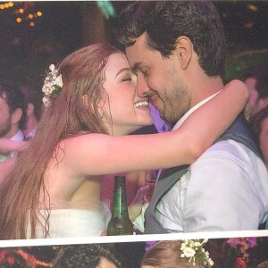 Marina Ruy Barbosa relembrou fotos do dia de seu casamento com Xandinho Negrão