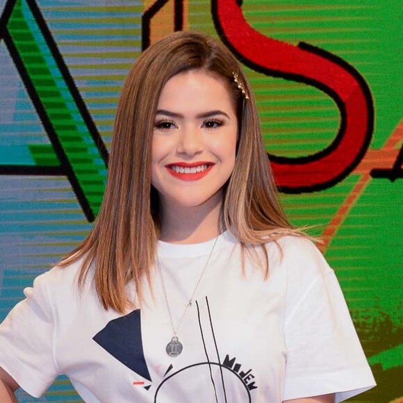 Maisa Silva fez homenagem às vítimas de massacre em Suzano (SP) ao estrear talk-show no SBT: 'Que a educação, o amor e a paz reinem acima de tudo'