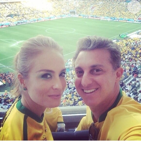 Angélica e Luciano Huck durante uma partida da Copa do Mundo 