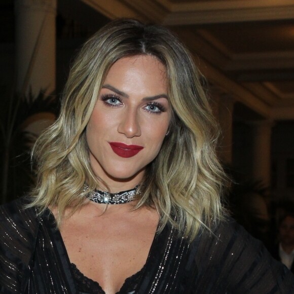 Giovanna Ewbank se desculpou com conselho de enfermagem após aparecer em vídeo com roupa erotizada de enfermagem
