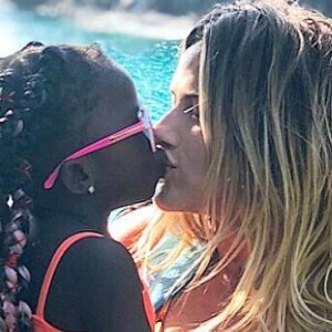 Giovanna Ewbank gosta de compartilhar em redes sociais cada momento ao lado da filha, Títi