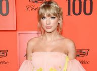 Taylor Swift combina detalhe amarelo do vestido com sandália em look 'fada'