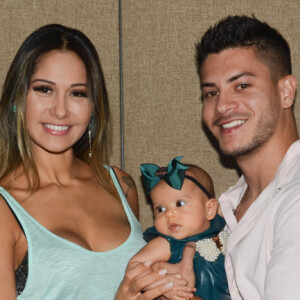 Mayra Cardi teve a ajuda do porteiro para escapar de tentativa de sequestro: 'Minha sorte é que meu porteiro é muito vivo e também viu, e abriu a porta imediatamente'