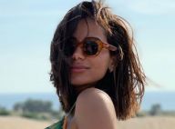 Com bailarinas, Anitta destaca curvas em fotos de biquíni fio-dental. Veja!