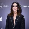 Thaila Ayala apostou em alfaiataria preta de Yves Saint Laurent para o Prêmio Geração Glamour