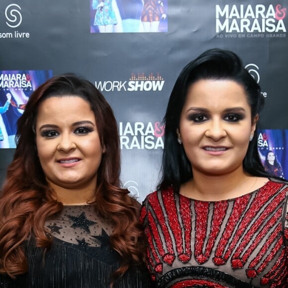 Maiara e Maraisa brincam com tombo que levaram em show