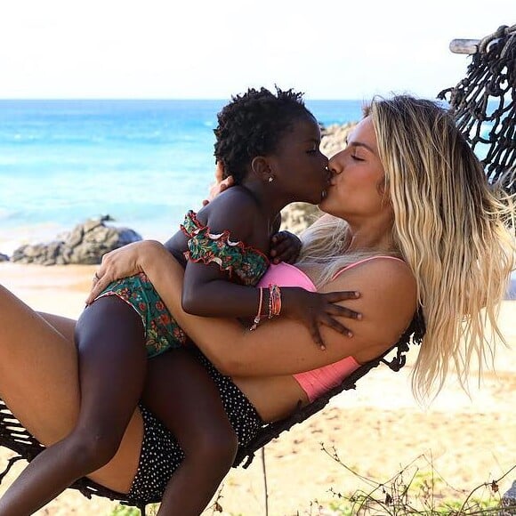 Giovanna Ewbank se emocionou ao relembrar momento marcante com Titi