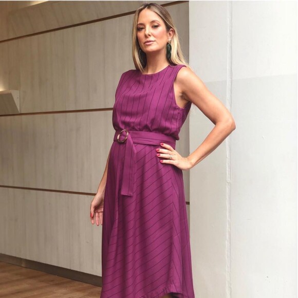 Ticiane Pinheiro também é fã de looks no comprimento midi 