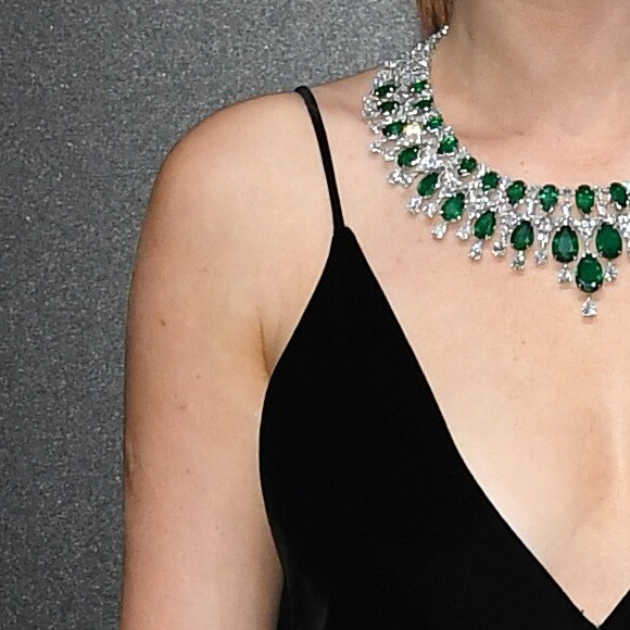 Colar de Marina Ruy Barbosa deixou o look mais impactante