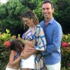 Ticiane Pinheiro anunciou a gravidez da segunda filha em foto com Cesar Tralli e Rafaella Justus