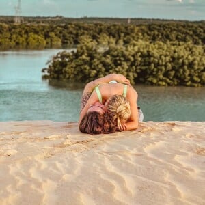 Luísa Sonza compartilhou uma foto com o esposo, Whindersson Nunes, com a legenda 'a gente precisa de paz'