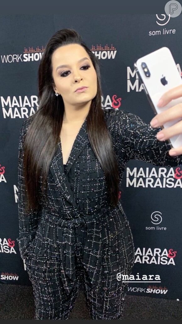 Dupla de Maraisa, Maiara usa look com brilho e decote em show neste domingo, dia 27 de maio de 2019