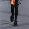 A meia-calça apareceu nos looks da coleção de outono/inverno 2020 da grife Louis Vuitton