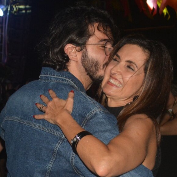 Fátima Bernardes e Túlio Gadêlha estão juntos há 1 ano e meio